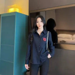Hochwertiges Miu Miu Hemd aus Wolle mit Stickereien, Luxus