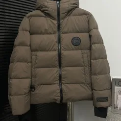 Hochwertige Canada Goose Daunenjacke im weißen Stil