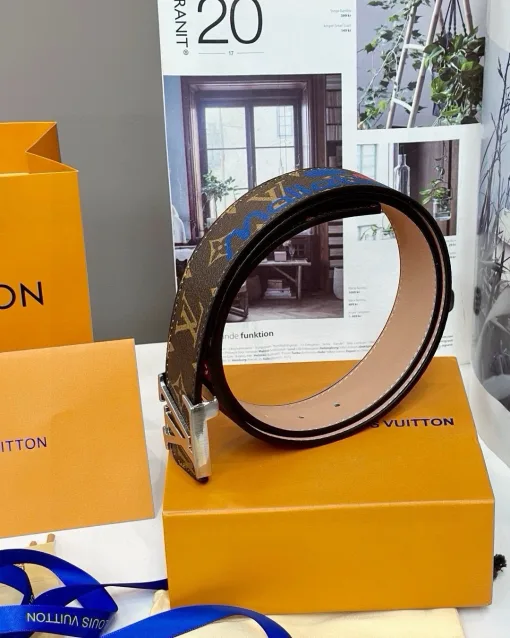 Hochwertige Louis Vuitton Gürtel im Logo-Stil aus braunem Leder