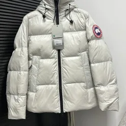 Premium Canada Goose Daunenjacke im Black Style