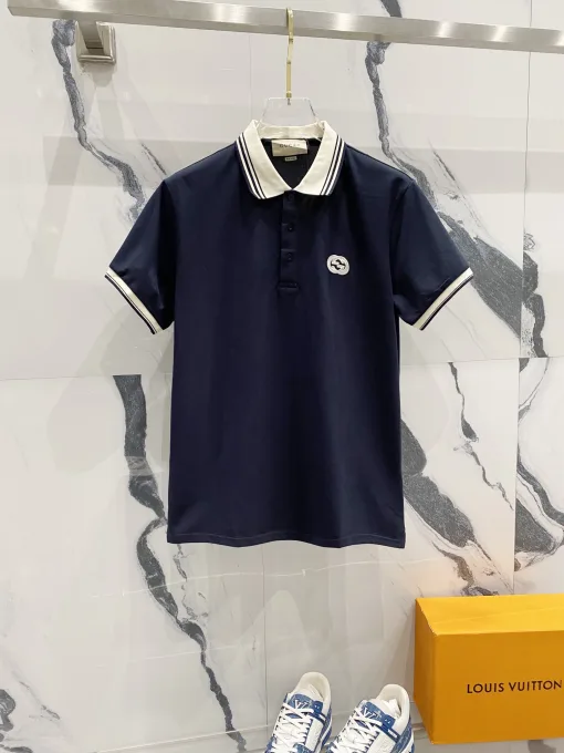 Luxuriöses Gucci Poloshirt im blau gestreiften Stil