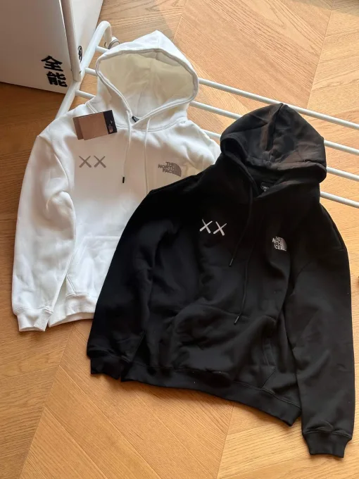 Premium Qualität The North Face Sweatshirts Schwarze Baumwolle Bestickte Kollektion