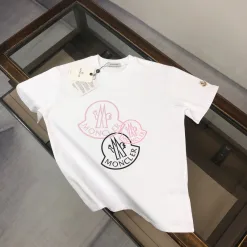 Luxus-Kollektion mit kurzen Ärmeln aus schwarzer Baumwolle von Moncler