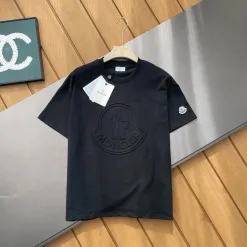 Moncler T-Shirt in Premiumqualität im schwarzen Stil