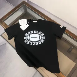 Luxus-Kollektion mit kurzen Ärmeln aus schwarzer Baumwolle von Moncler