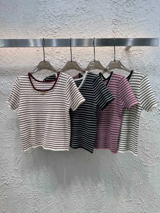 Hochwertige Celine-Kollektion mit kurzen Ärmeln und Strickstreifen