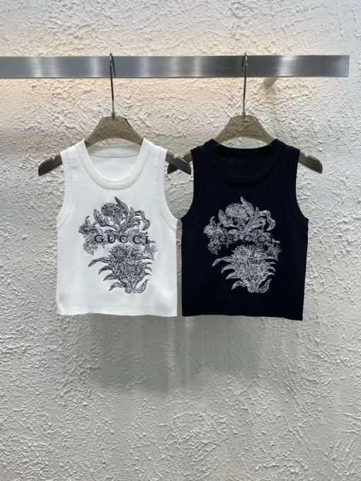 Hochwertige Gucci-Weste im weißen Strick-Monogramm-Stil