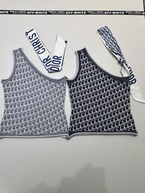 Luxuriöse Dior Weste in Grau mit Monogramm-Strickmuster