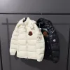 Hochwertige Moncler Daunenjacke Weiß Nylon Atmungsaktiv Luxus