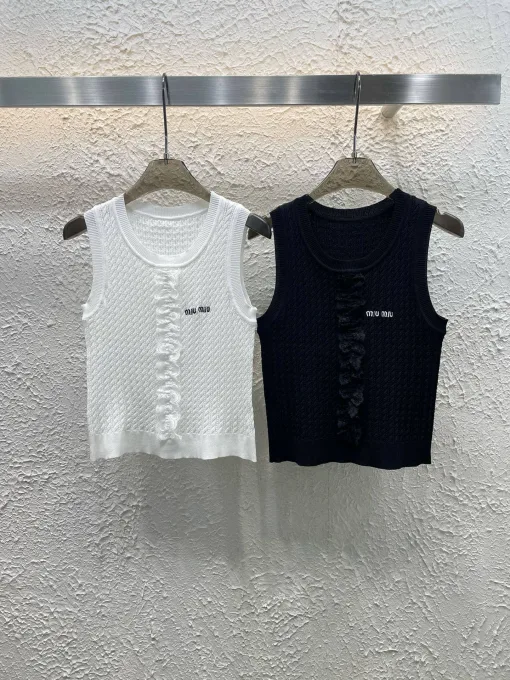 Luxus-Weste aus weißer Strickstickerei von Miu Miu