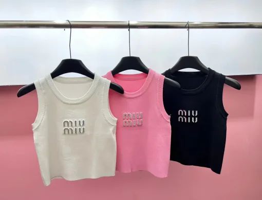 Hochwertige Miu Miu Weste im weißen Strickstil