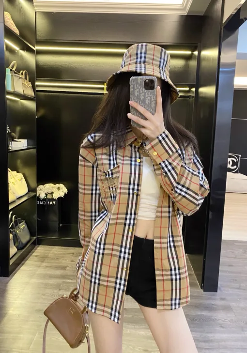 Bestseller Burberry Hemd Khaki bestickt Stil