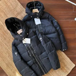 Hochwertige Moncler Daunenjacke Weiß Classic Collection