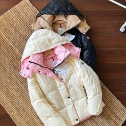 Moncler Jacke in Premium-Qualität aus schwarzem Nylon, Oversized-Kollektion