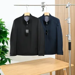 Hochwertiger Armani-Mantel in Schwarz im Casual-Stil