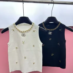 Hochwertige Chanel-Weste im weißen Strickstil