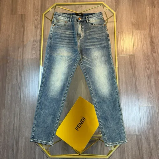 Luxus-Jeans von Fendi aus der Blue Denim Washed Kollektion