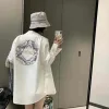 Hochwertiges Dior-Hemd im weißen Printstil