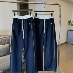 Bestseller-Kollektion aus Denim-Stickereien von Celine Jeans