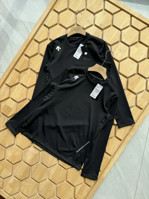Hochwertiges Descente Langarmshirt aus schwarzem Nylon, klassisch und luxuriös