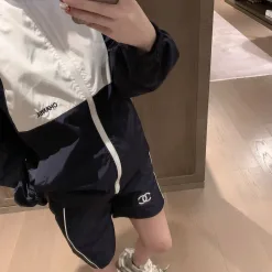 Hochwertige Chanel Shorts Blau Bestickt Luxus