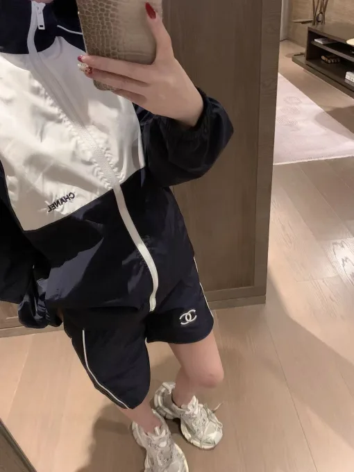 Hochwertige Chanel Shorts Blau Bestickt Luxus
