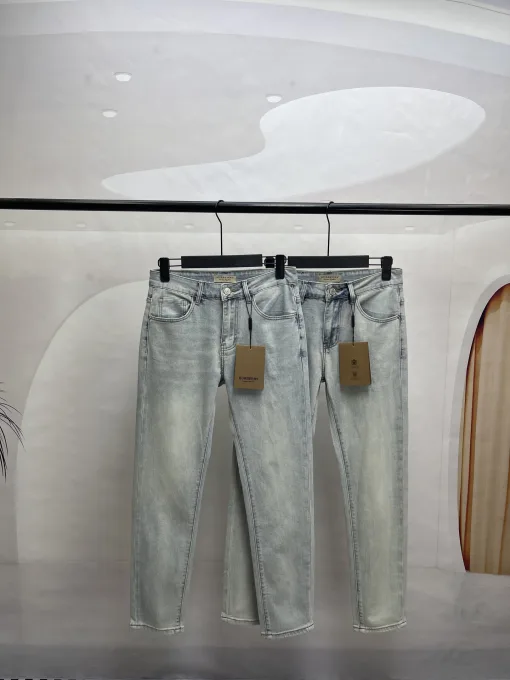 Hochwertige Burberry Jeans Graue Leder-Logokollektion