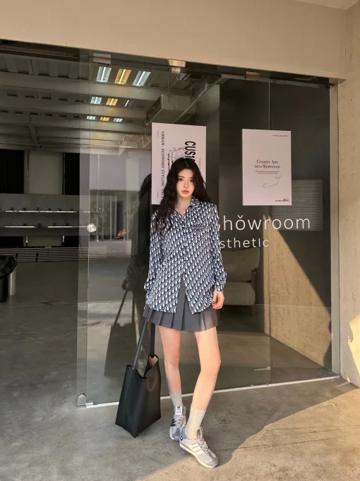 Hochwertiges Dior-Hemd im Printstil