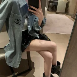 Chanel-Hemd in Premiumqualität, blaue Denim-Stickerei, Luxus