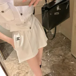 Bestseller Chanel Shorts Schwarz bestickt Stil