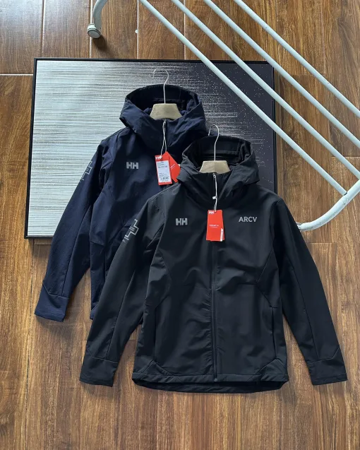 Hochwertiger Helly Hansen Mantel Schwarz Urban Luxury