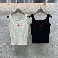 Hochwertige Weste aus der Vivienne Westwood Kollektion in weißem Strick mit Stickerei