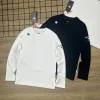 Premium Descente Langarmshirt im schwarzen Logo-Stil