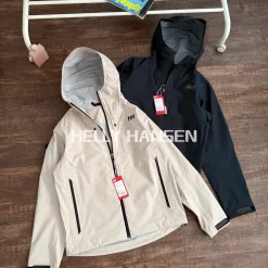 Premium Helly Hansen Mäntel Weiß Sportlicher Luxus
