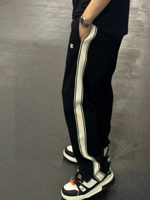 Bestseller: Schwarze Jogginghose von Celine mit Stickerei
