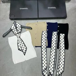 Luxus Balmain Weste in weißem Strickstil