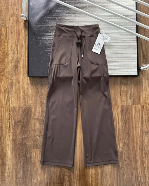 Luxuriöse Lululemon Straight-Leg-Hose im schwarzen Spandex-Logo-Stil