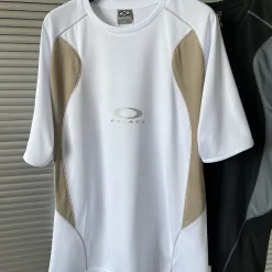 Hochwertiges Oakley Kurzarm-Trikot in Schwarz mit Logo-Design