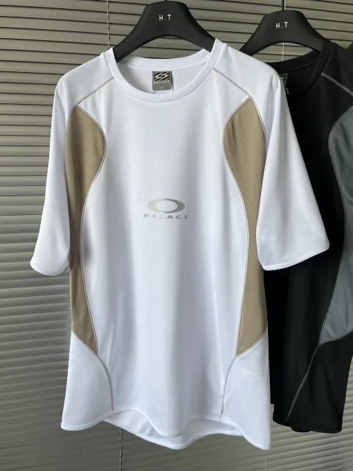 Hochwertiges Oakley Kurzarm-Trikot in Schwarz mit Logo-Design