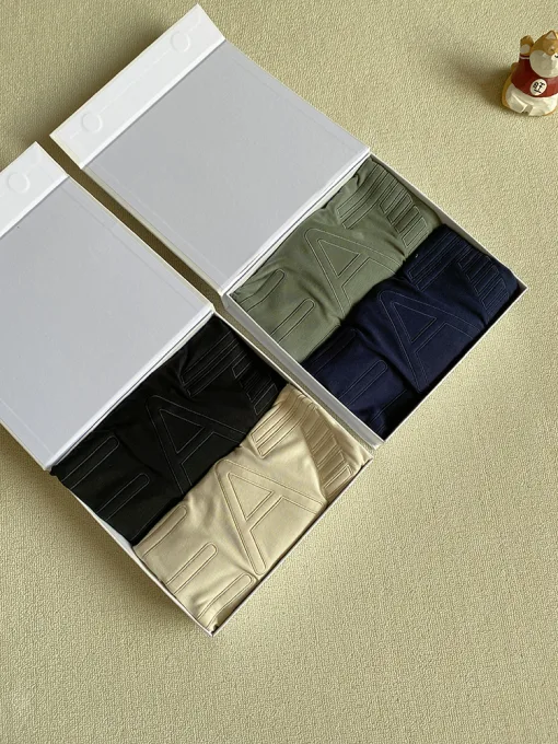 Hochwertige Armani T-Shirts aus schwarzer Baumwolle in Übergröße
