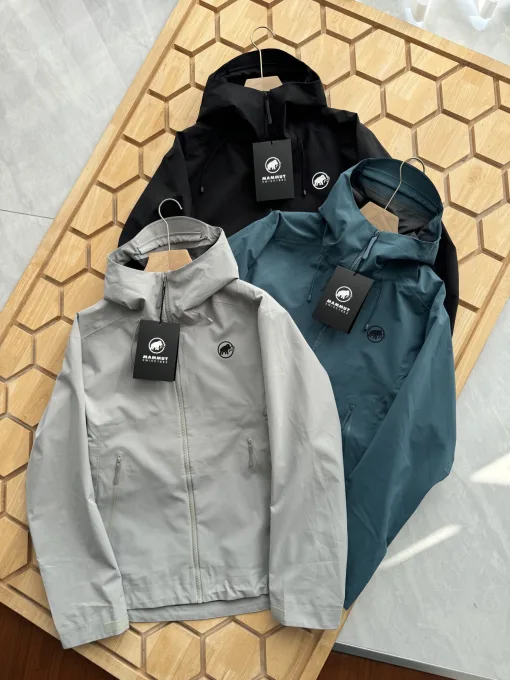Hochwertige Mammutjacken Black Collection
