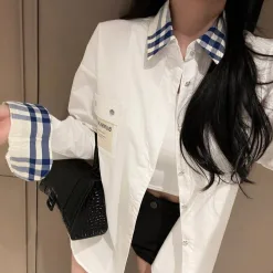 Hochwertiges Burberry-Hemd in weißem Leder im Karo-Stil