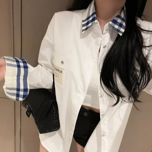 Hochwertiges Burberry-Hemd in weißem Leder im Karo-Stil