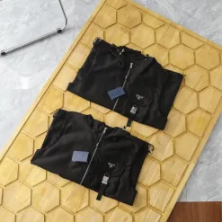 Premium Qualität Prada Ärmelloses Schwarzes Nylon Solid Luxury