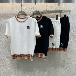 Hochwertiger Burberry Kurzarm-Strickpullover in Weiß mit Stickerei