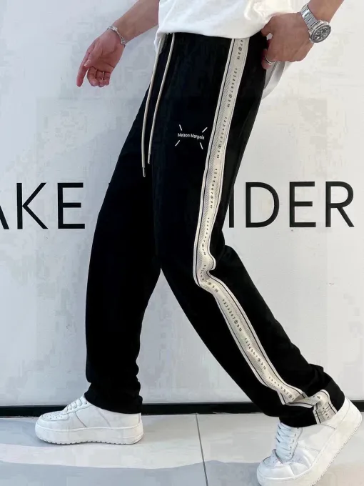 Luxus-Hosen von Margiela aus der Kollektion mit Stickereien in Schwarz