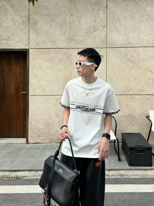 Hochwertige Dior Kurzarm-Kollektion mit weißem Monogramm