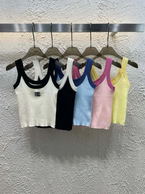 Bestseller Miu Miu Weste Weiß Strick Bestickte Kollektion