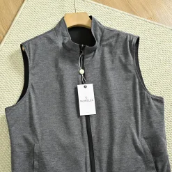 Hochwertige Moncler Weste aus schwarzer Baumwolle im Casual Style