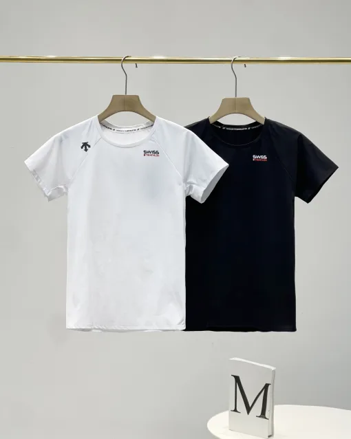 Hochwertiges Descente Kurzarm-Shirt im schwarz gestreiften Stil